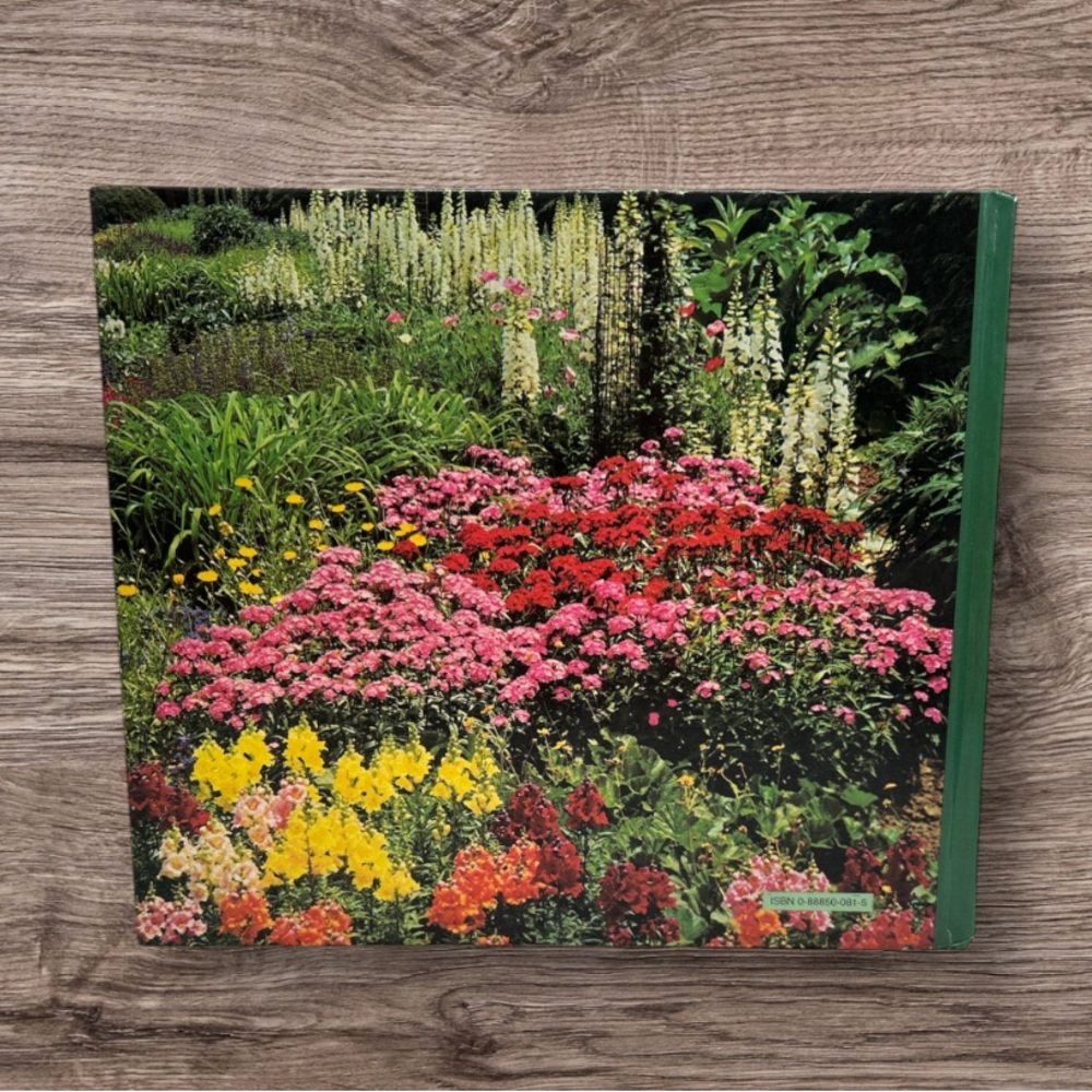 Vintage 1979 Reader's Digest Illustrated Guide to Gardening in Canada Book - Picture 2 of 16